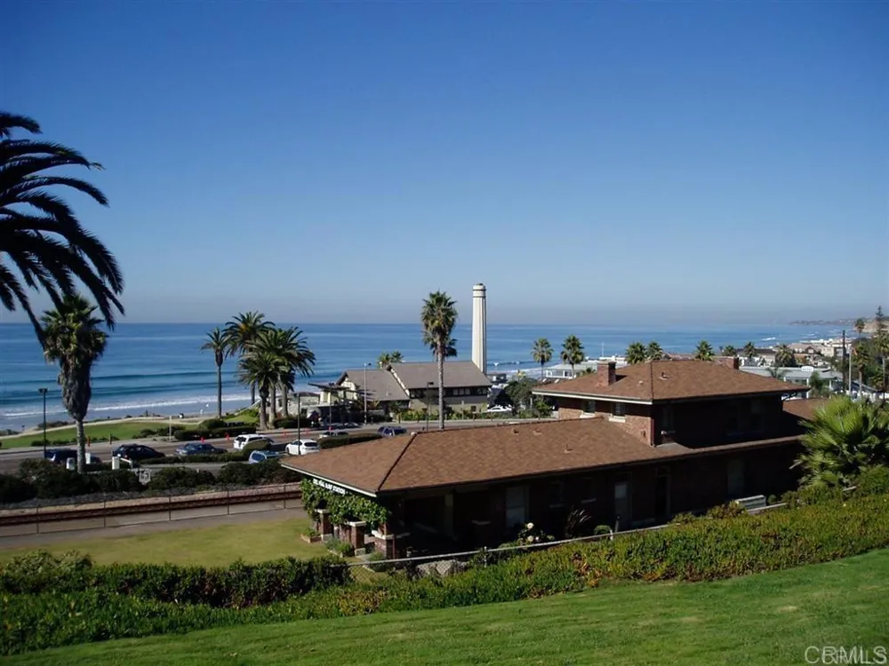 1562 Camino Del Mar #444 Del Mar, CA 92014