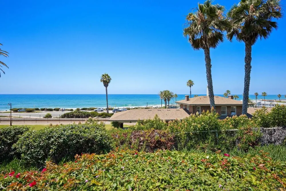 1562 Camino Del Mar #444 Del Mar, CA 92014