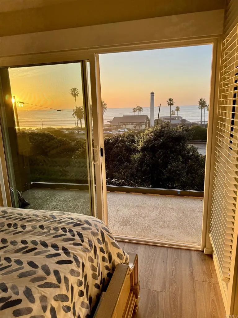 1562 Camino Del Mar #444 Del Mar, CA 92014