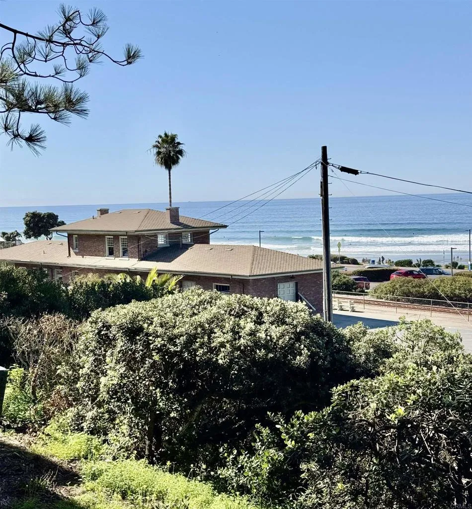 1562 Camino Del Mar #444 Del Mar, CA 92014