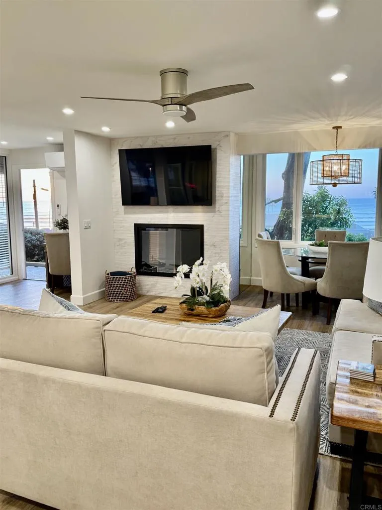 1562 Camino Del Mar #444 Del Mar, CA 92014