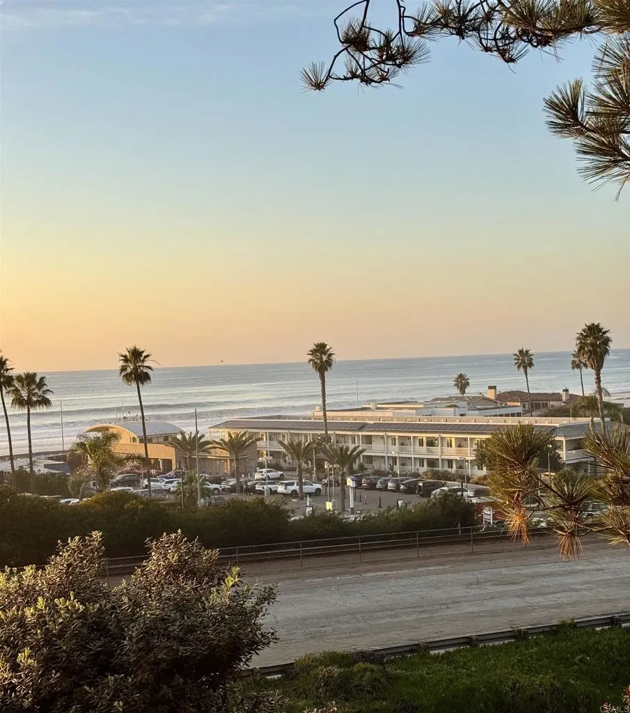 1562 Camino Del Mar #444 Del Mar, CA 92014