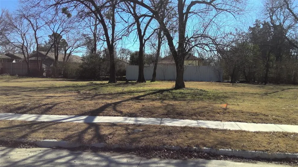 4524 Meek Street Dallas, TX 75216