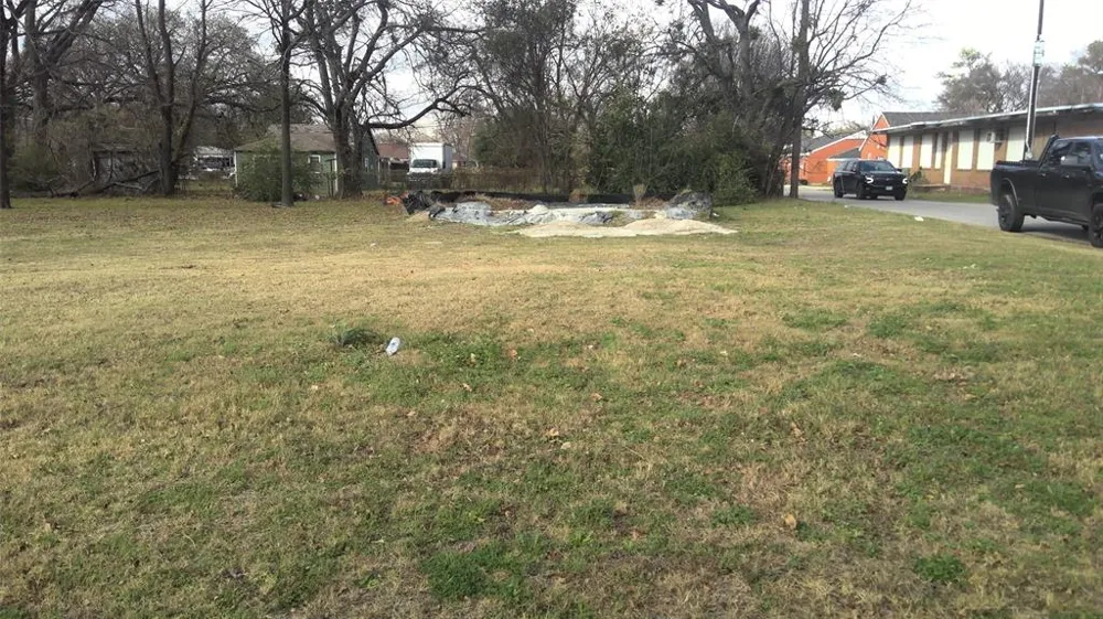 4524 Meek Street Dallas, TX 75216
