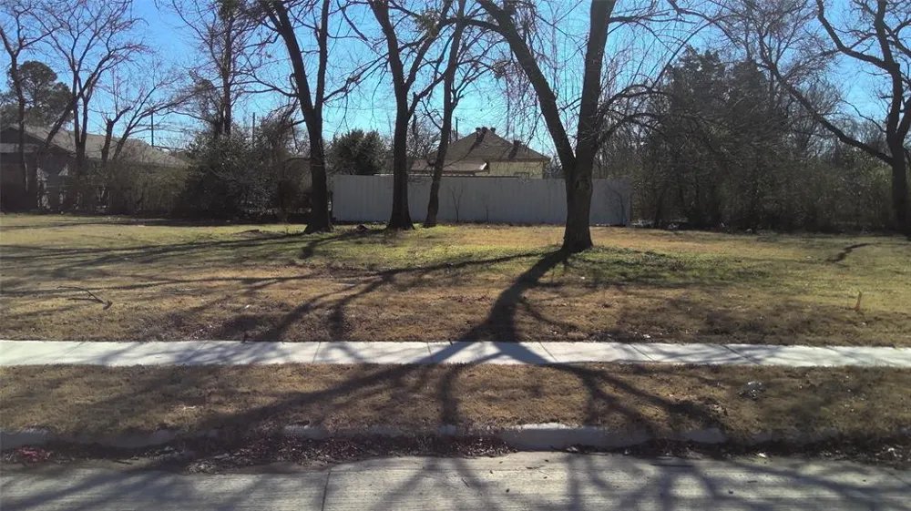 4524 Meek Street Dallas, TX 75216