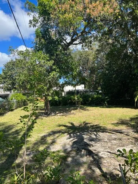 821 NE 120th St Biscayne Park, FL 33161