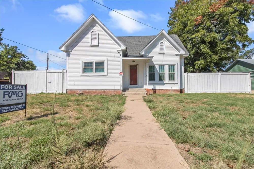 1516 S Colorado Street Coleman, TX 76834