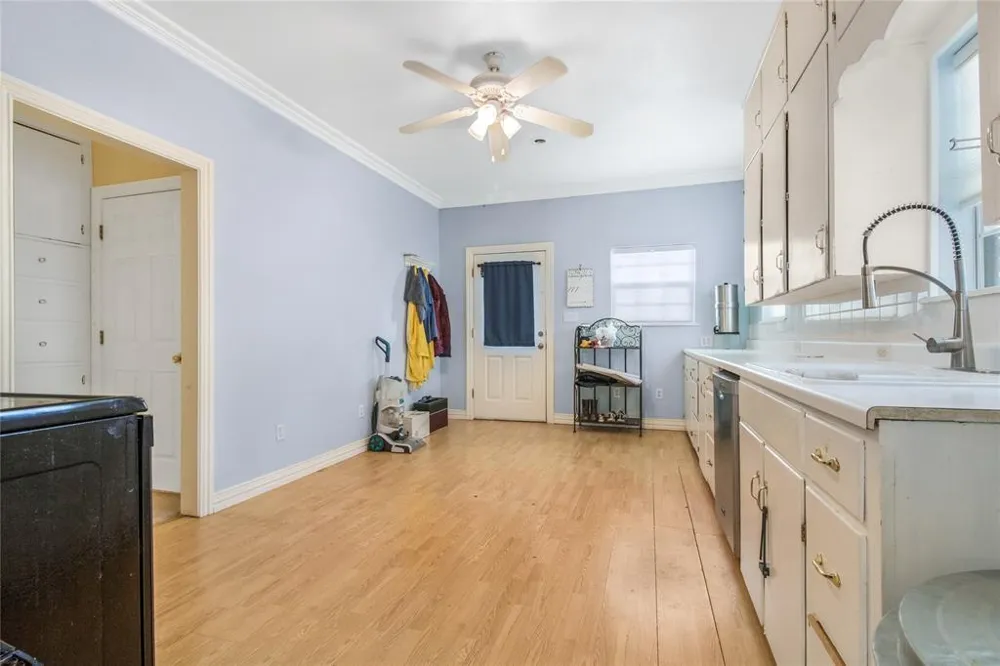 1516 S Colorado Street Coleman, TX 76834