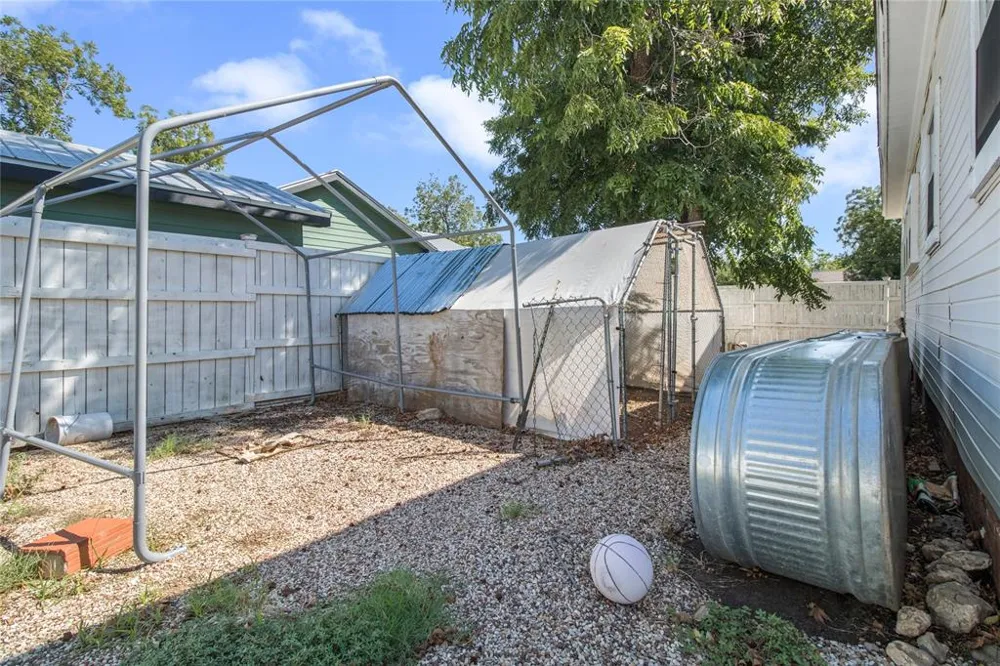 1516 S Colorado Street Coleman, TX 76834