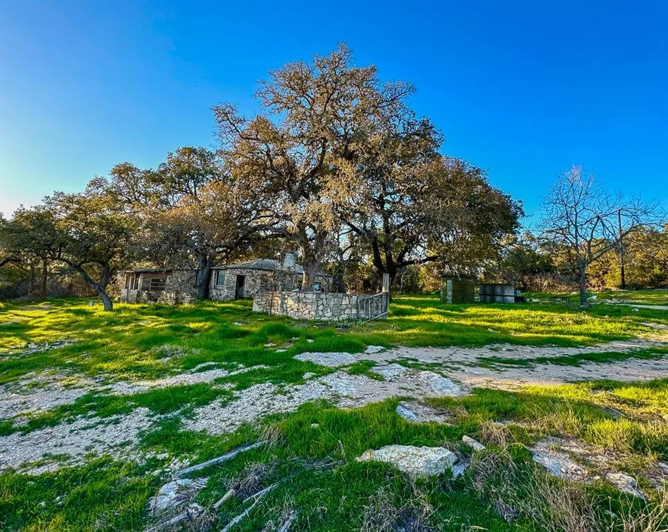 3600 Mt Sharp Rd Wimberley, TX 78676