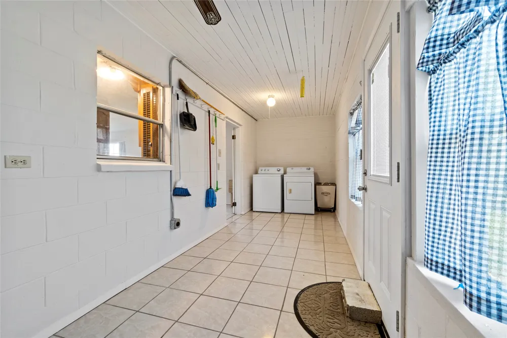 106 Overview Drive Zapata, TX 78076
