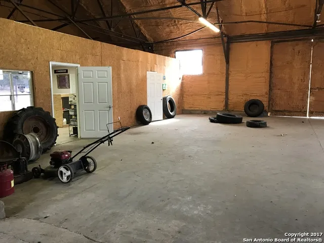 1119 S Oak St Pearsall, TX 78061