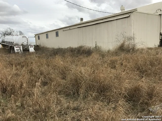 1119 S Oak St Pearsall, TX 78061