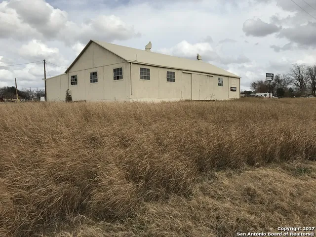 1119 S Oak St Pearsall, TX 78061
