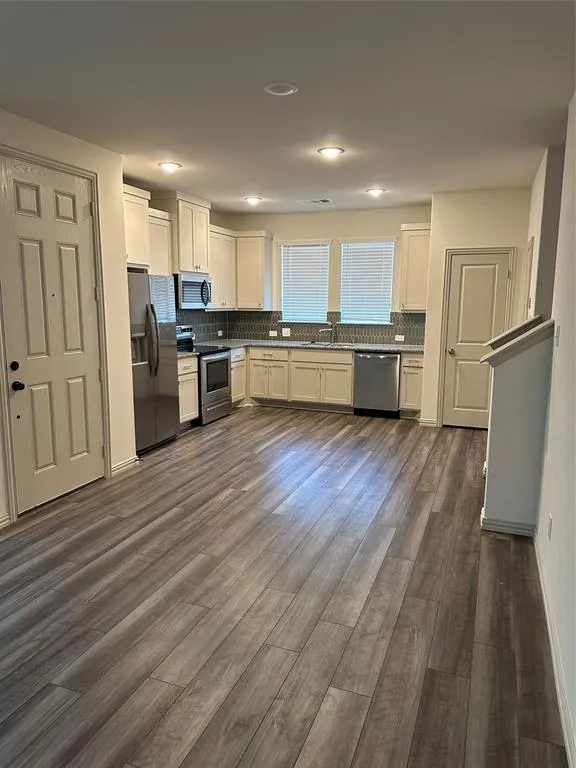 5118 Springlake Parkway Haltom City, TX 76117