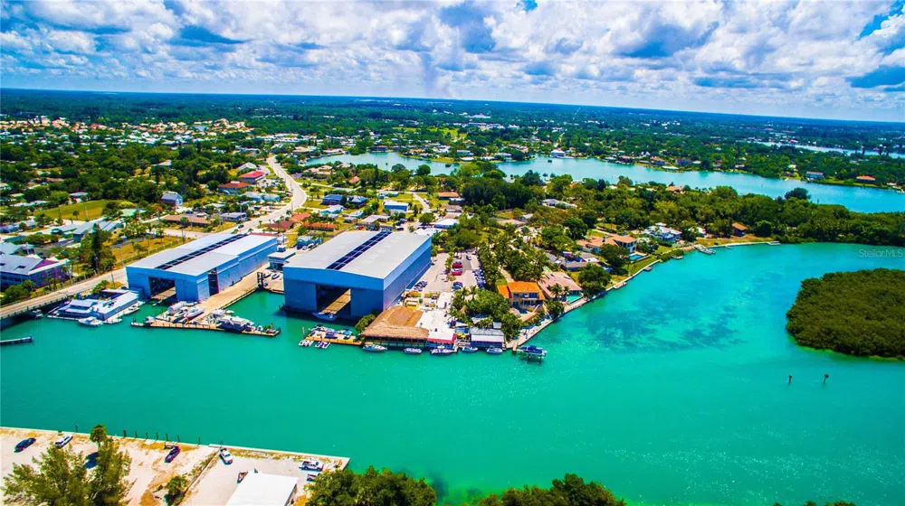 424 ALBEE ROAD W #1 Nokomis, FL 34275