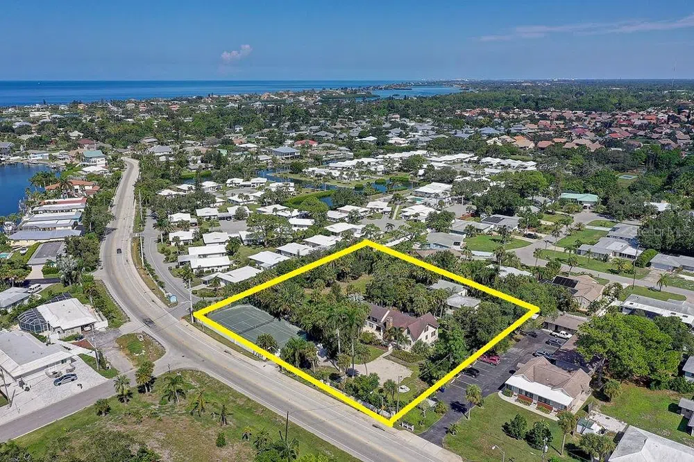 424 ALBEE ROAD W #1 Nokomis, FL 34275