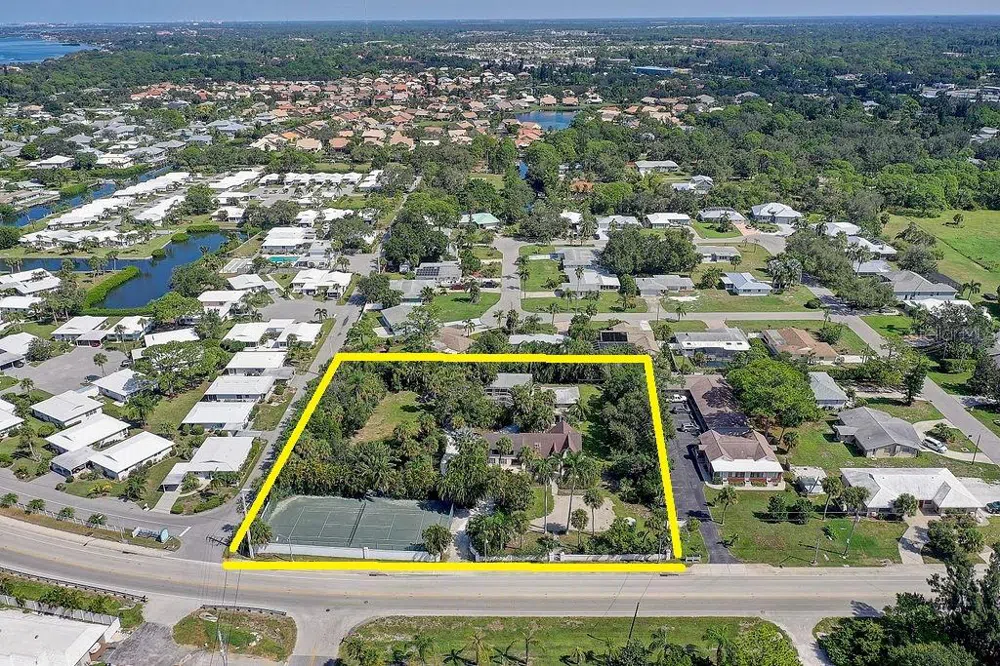 424 ALBEE ROAD W #1 Nokomis, FL 34275
