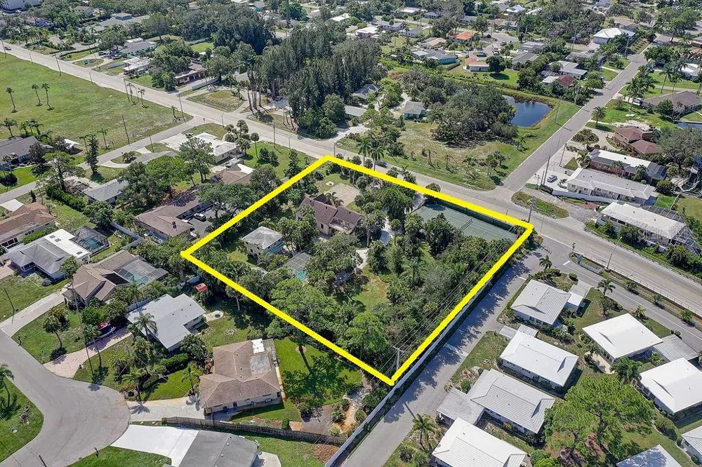 424 ALBEE ROAD W #1 Nokomis, FL 34275