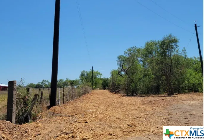 6 Wisteria Lane Smiley, TX 78159