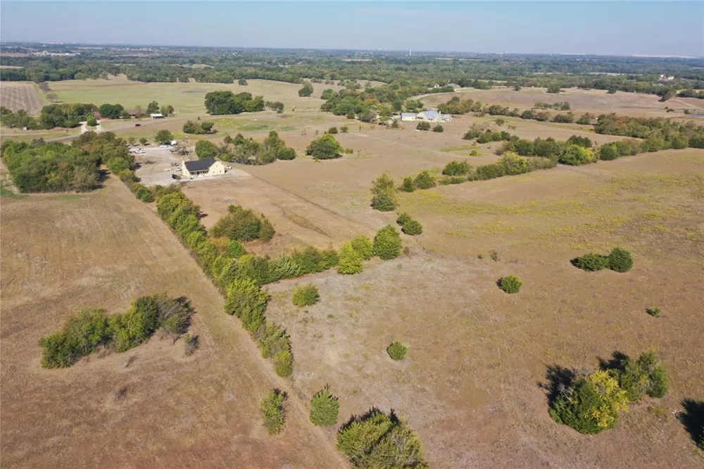 3868 County Road 494 Princeton, TX 75407