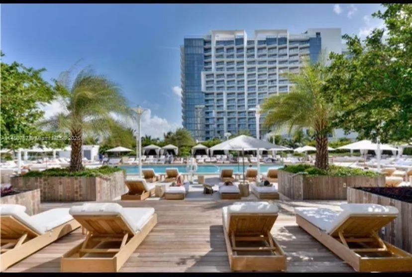2301 Collins Ave #1121 Miami Beach, FL 33139