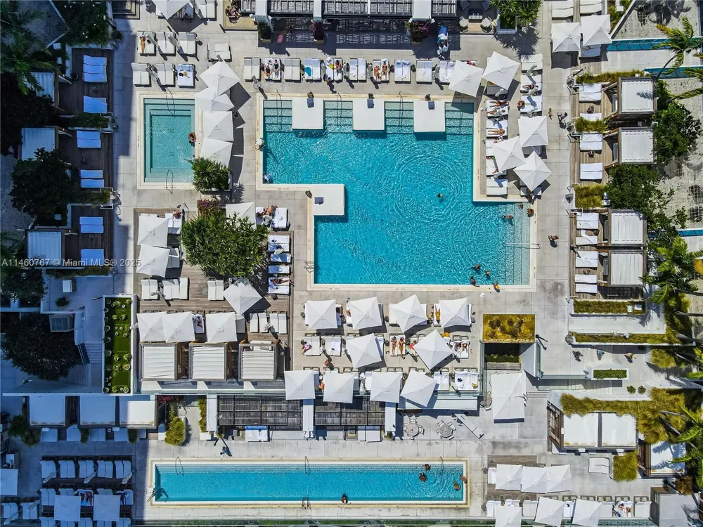 2301 Collins Ave #1121 Miami Beach, FL 33139