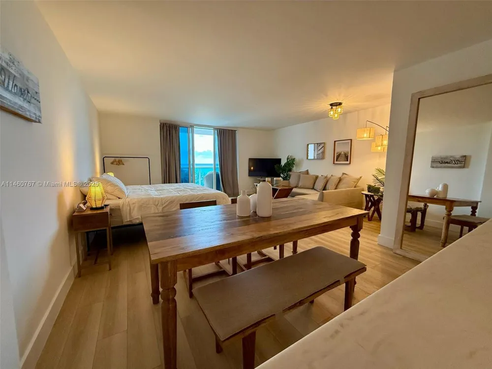 2301 Collins Ave #1121 Miami Beach, FL 33139