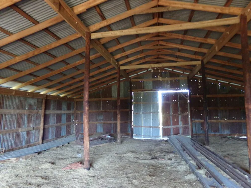 1753 FM 194 Blossom, TX 75416