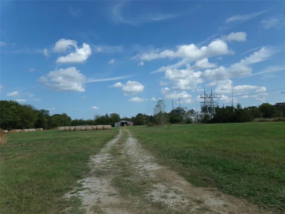 1753 FM 194 Blossom, TX 75416