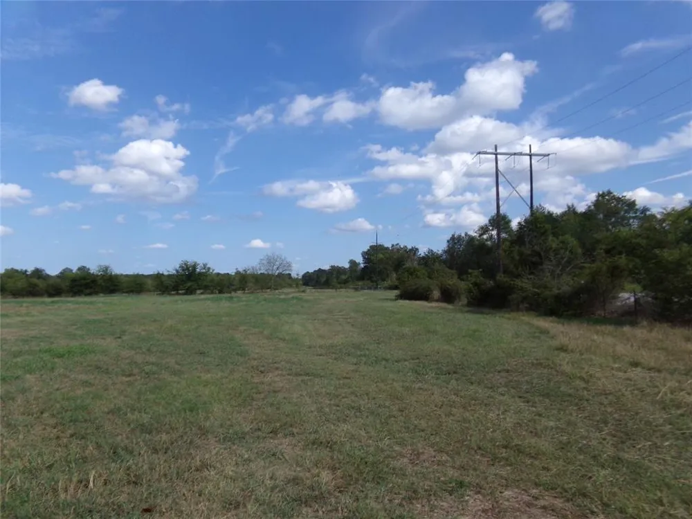 1753 FM 194 Blossom, TX 75416