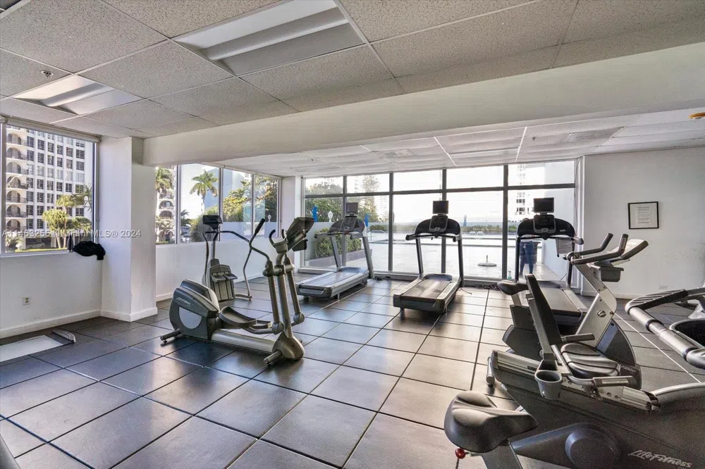 5601 Collins Ave #1514 Miami Beach, FL 33140