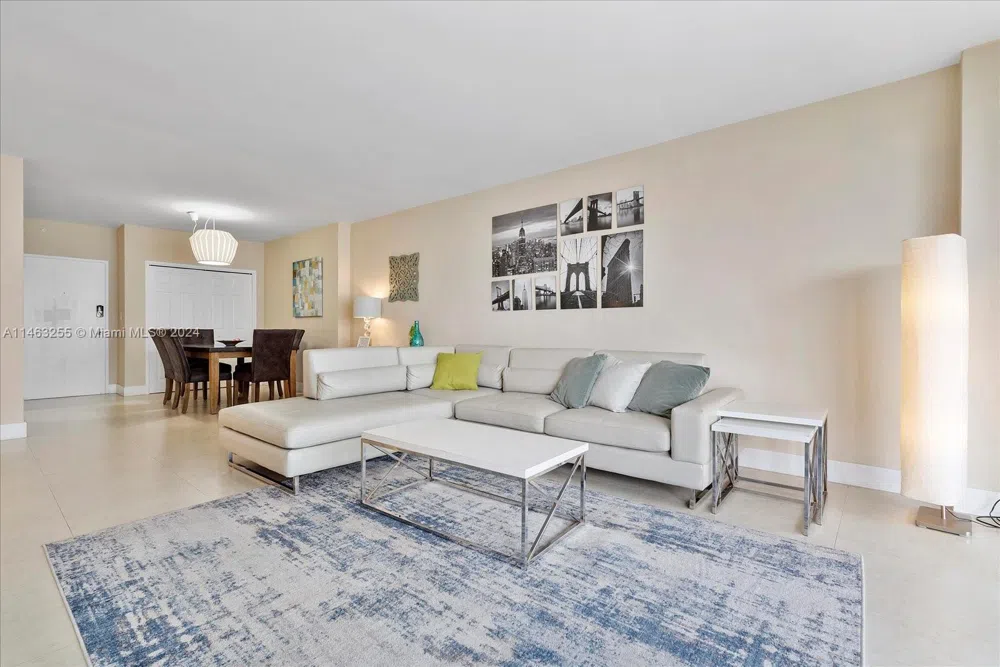 5601 Collins Ave #1514 Miami Beach, FL 33140