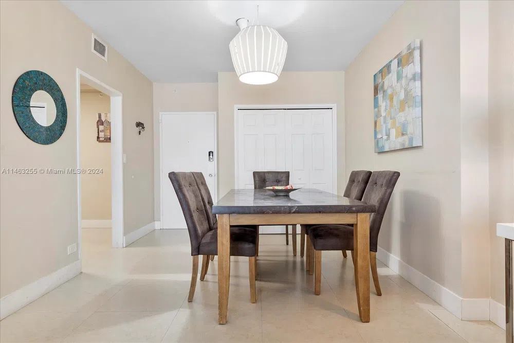 5601 Collins Ave #1514 Miami Beach, FL 33140