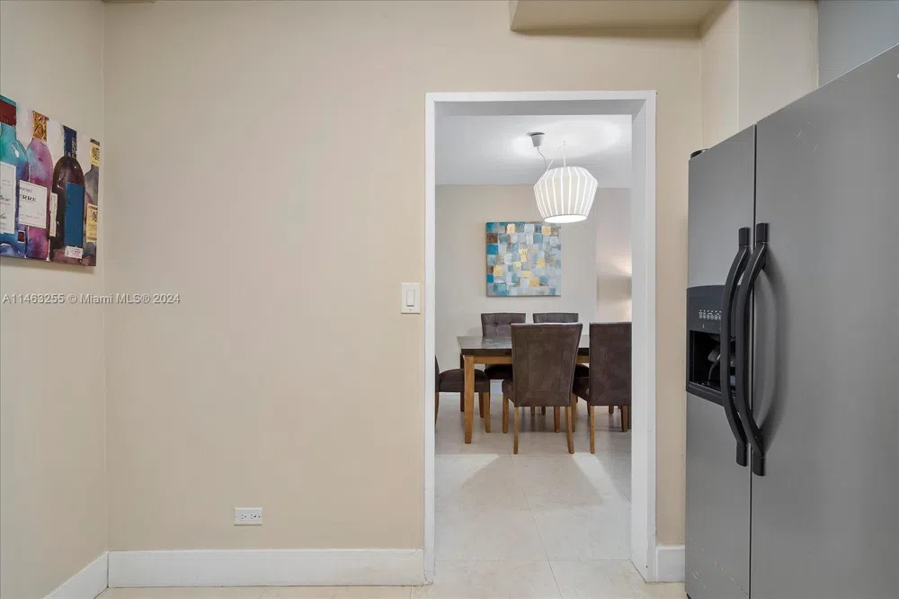 5601 Collins Ave #1514 Miami Beach, FL 33140