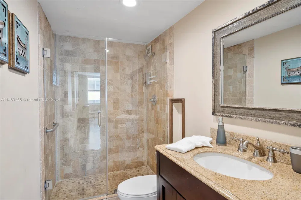5601 Collins Ave #1514 Miami Beach, FL 33140