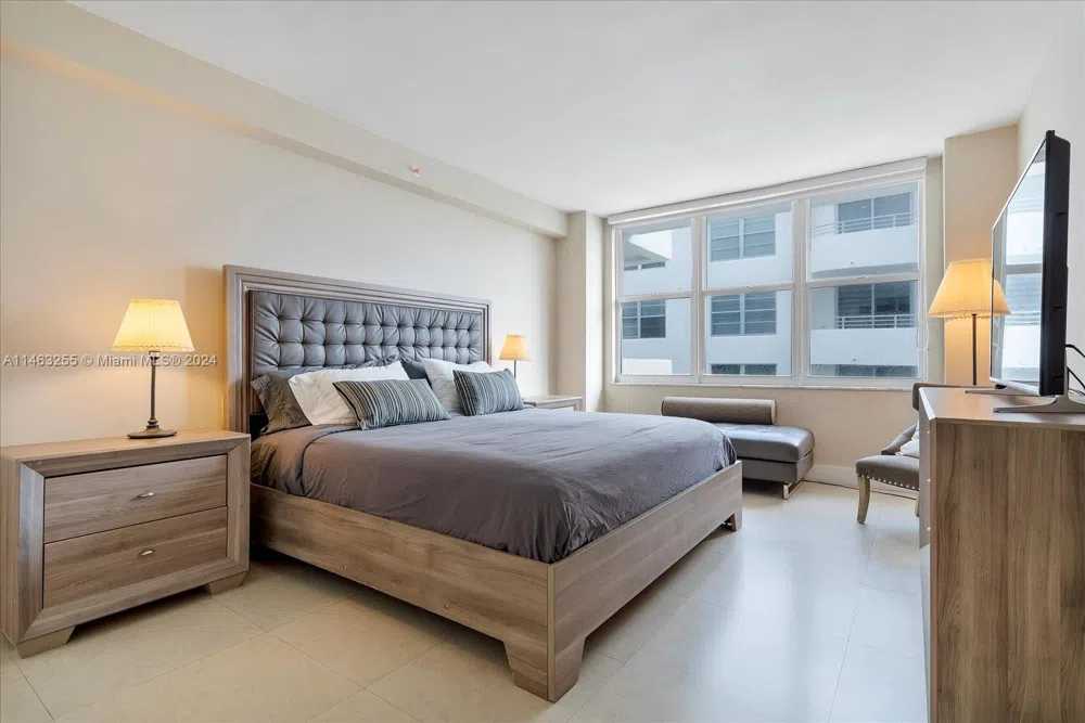 5601 Collins Ave #1514 Miami Beach, FL 33140