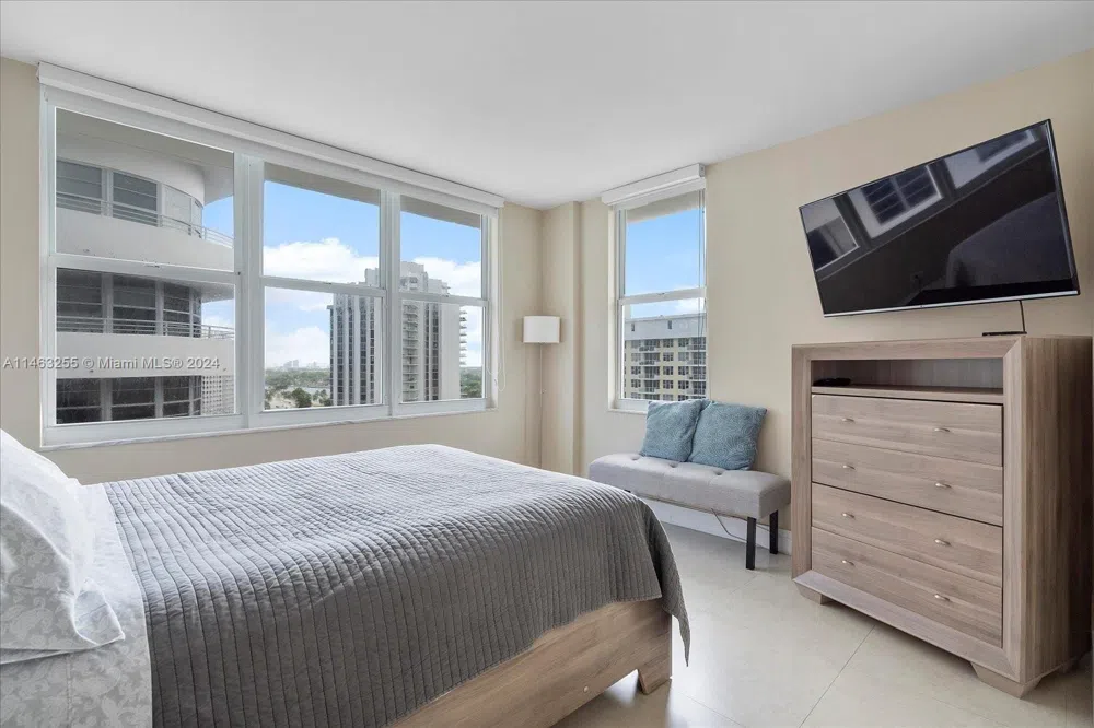 5601 Collins Ave #1514 Miami Beach, FL 33140