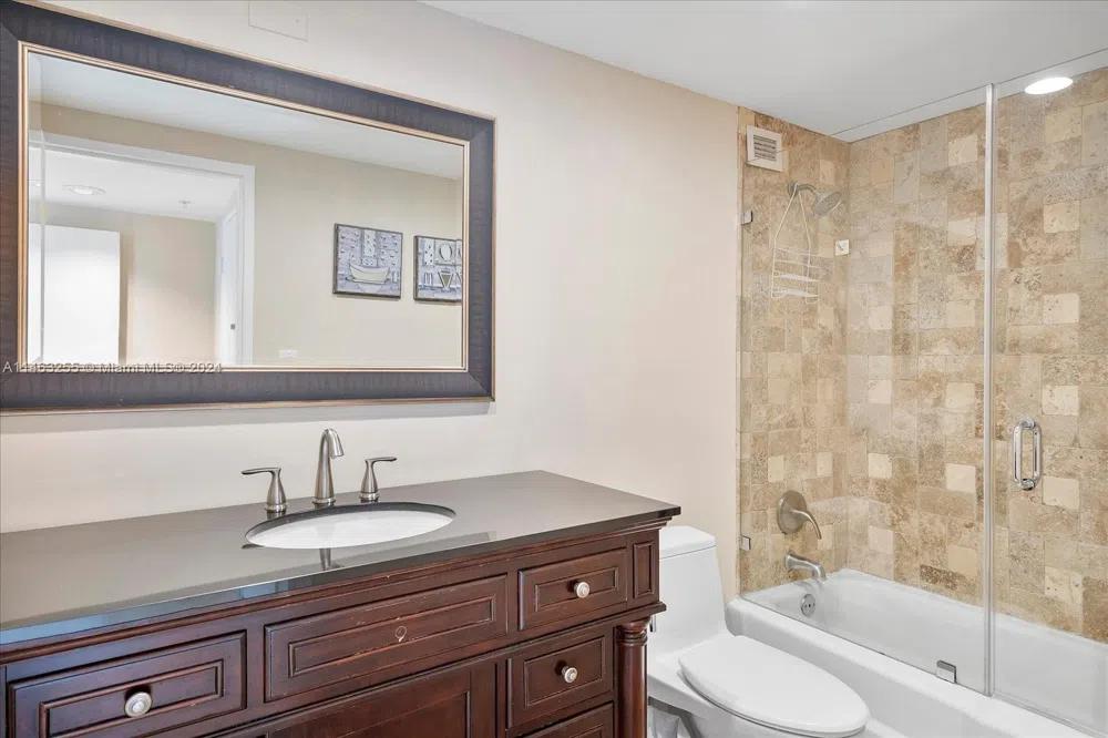 5601 Collins Ave #1514 Miami Beach, FL 33140
