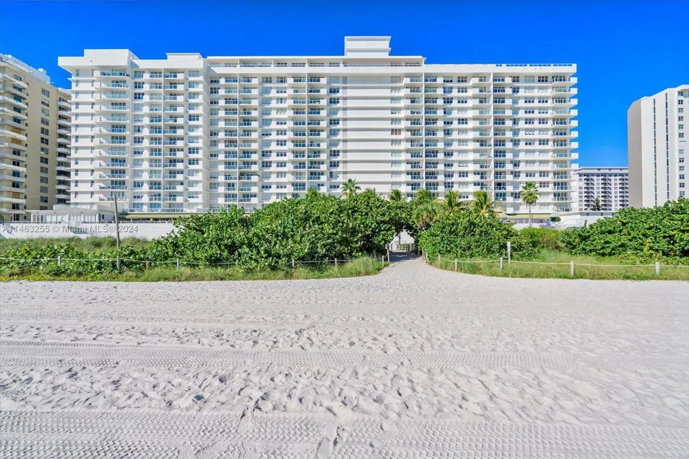 5601 Collins Ave #1514 Miami Beach, FL 33140