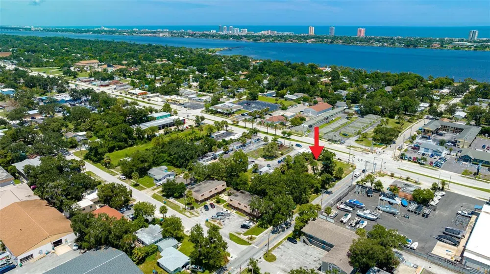 000 RIDGEWOOD AVENUE Holly Hill, FL 32117