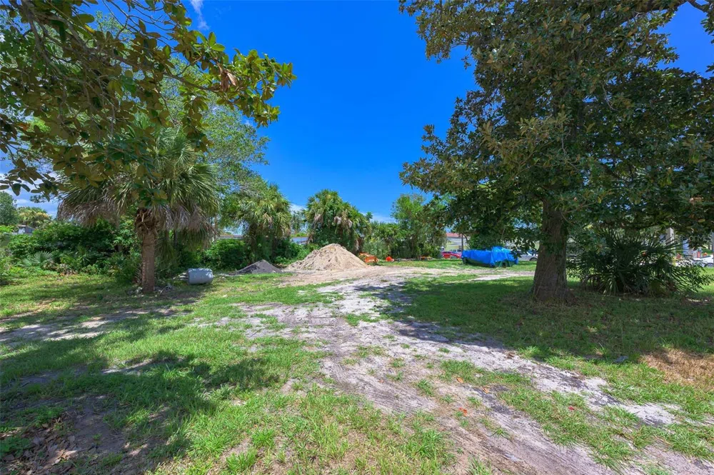 000 RIDGEWOOD AVENUE Holly Hill, FL 32117