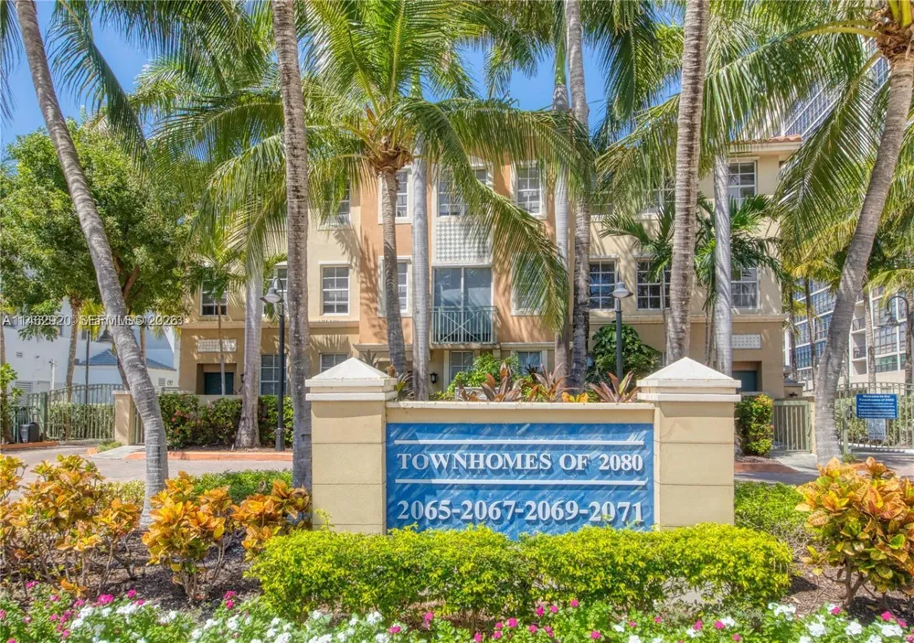 2069 S Ocean Dr #TH12 Hallandale Beach, FL 33009