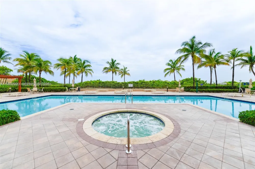2069 S Ocean Dr #TH12 Hallandale Beach, FL 33009