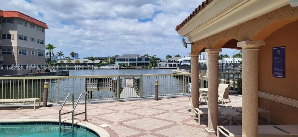 2069 S Ocean Dr #TH12 Hallandale Beach, FL 33009