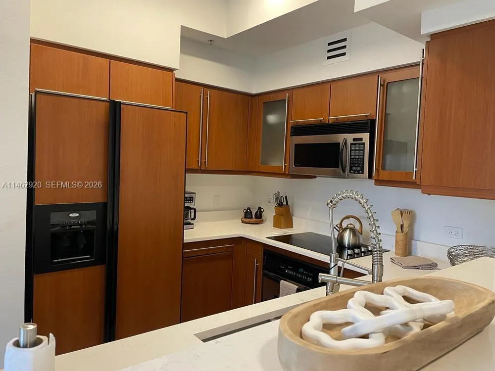 2069 S Ocean Dr #TH12 Hallandale Beach, FL 33009