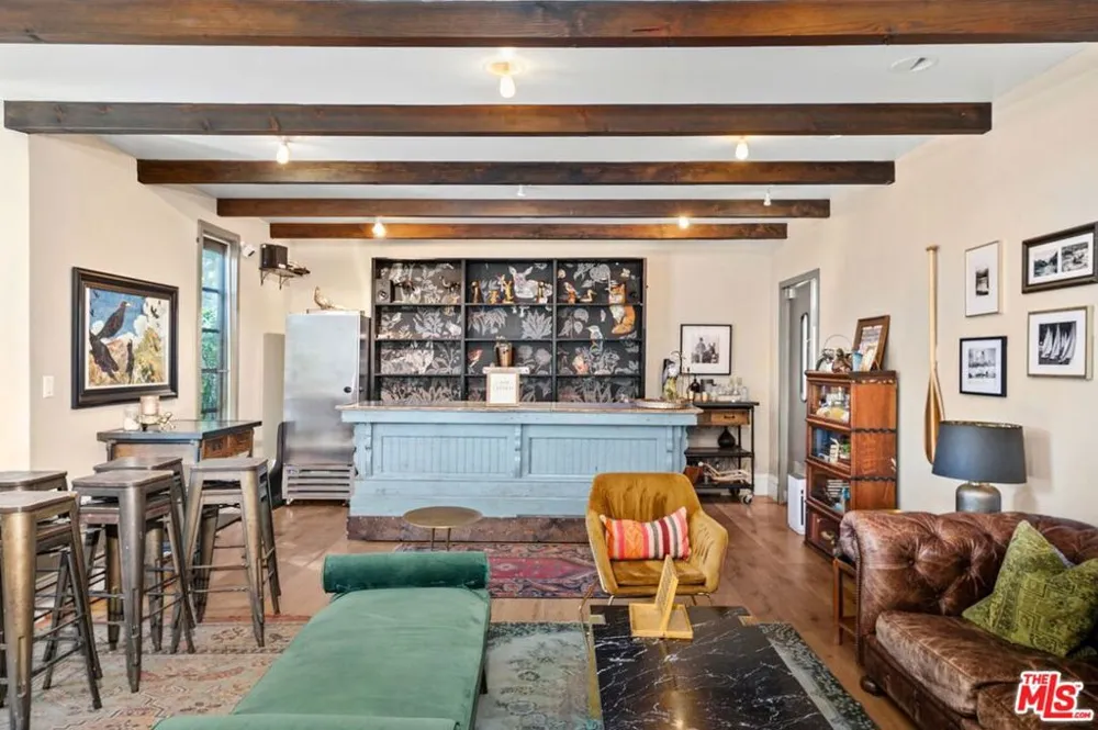 2040 E Lakeshore Drive Agoura, CA 91301