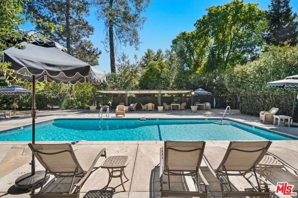 2040 E Lakeshore Drive Agoura, CA 91301
