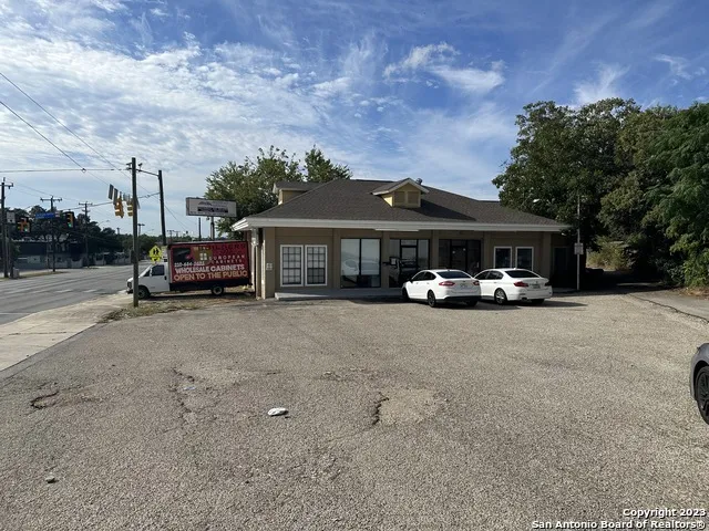 4631 Vance Jackson Rd