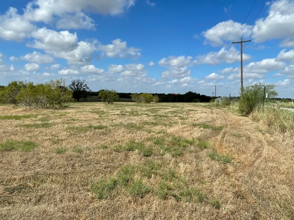 6 CR 484 Elgin, TX 78621